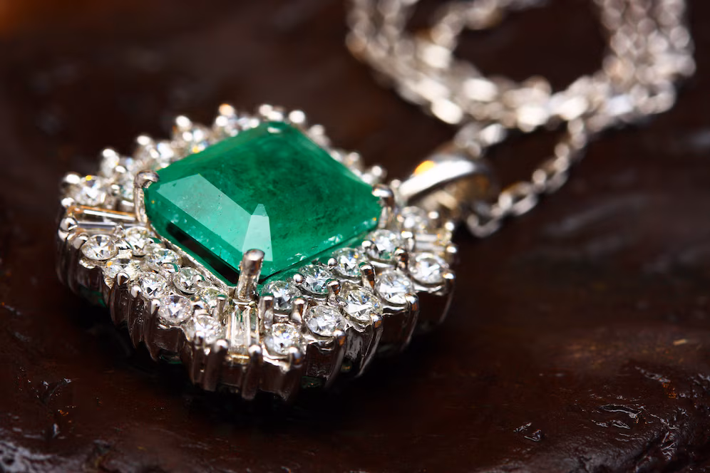 Styling Gold Jewellery for Every Occasion
